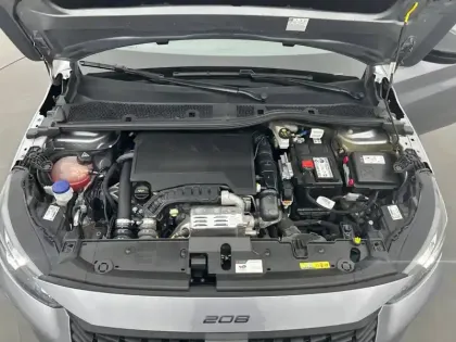 Photo 27 Peugeot 208  PureTech 100 S&S BVM6