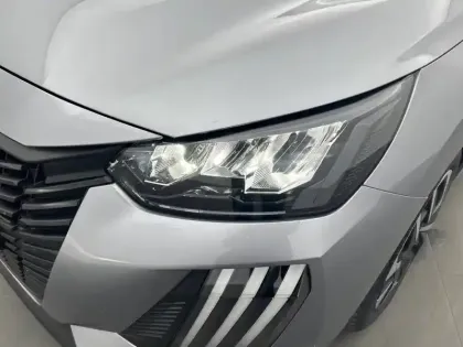 Photo 15 Peugeot 208  PureTech 100 S&S BVM6