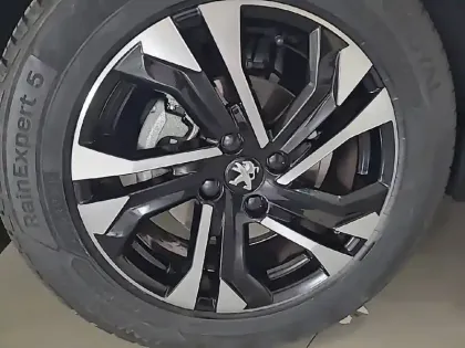 Photo 33 Peugeot 2008  PureTech 130 S&S EAT8