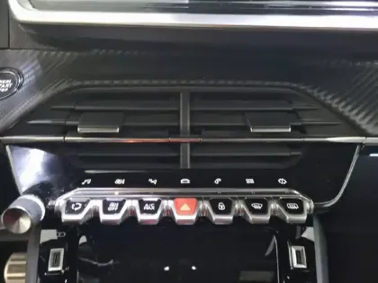 Photo 47 Peugeot 2008  PureTech 130 S&S EAT8