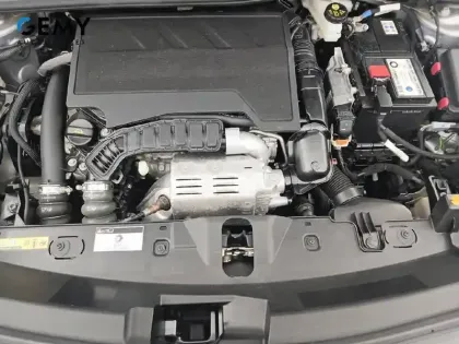 Photo 11 Peugeot 2008  PureTech 130 S&S EAT8