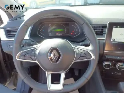 Photo 16 Renault Captur  E-Tech full hybrid 145