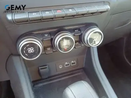 Photo 13 Renault Captur  E-Tech full hybrid 145