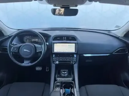 Photo 5 Jaguar F-Pace  2.0 D - 180 ch 2WD BVA8