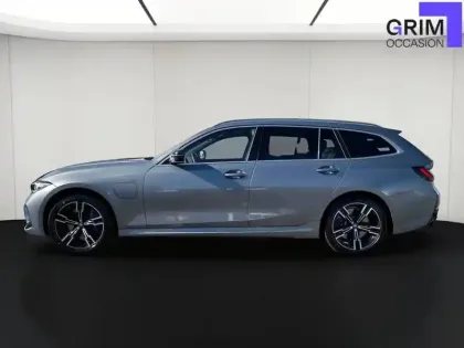 Photo 19 BMW Serie 3 Touring 330e xDrive 292 ch BVA8