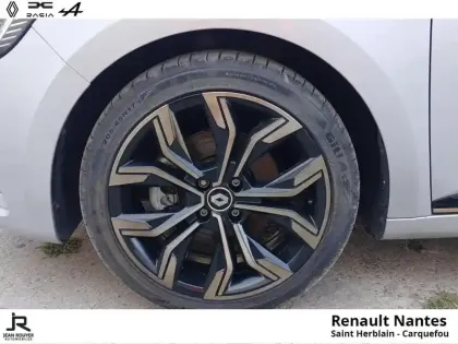 Photo 8 Renault Clio  1.6 E-Tech hybride 140ch Lutecia -21N