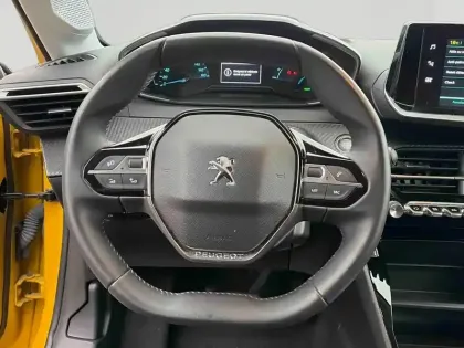 Photo 8 Peugeot 208  e- 136ch Style