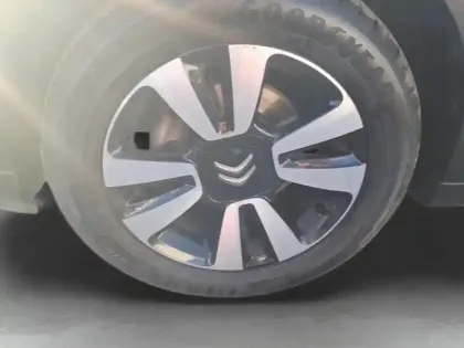 Photo 10 Citroën C3  1.2 PureTech 83ch S&S Shine