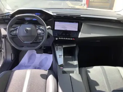 Photo 12 Peugeot 308 Hybrid 136 e-DCS6 Allure