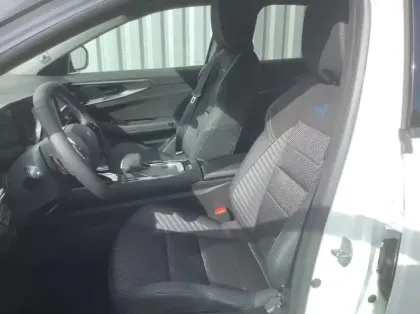 Photo 10 Renault Austral Nouveau full hybrid E-Tech 200 ch Esprit Alpine