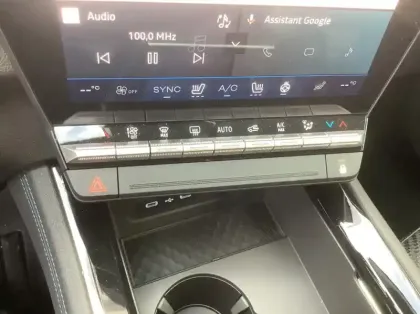 Photo 15 Renault Austral Nouveau full hybrid E-Tech 200 ch Esprit Alpine