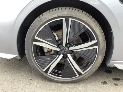 Photo 8 Peugeot 308 Hybrid 136 e-DCS6 GT
