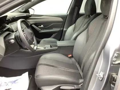 Photo 10 Peugeot 308 Hybrid 136 e-DCS6 GT