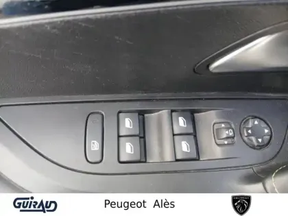 Photo 12 Peugeot 2008  PureTech 130 S&S EAT8