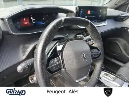 Photo 8 Peugeot 2008  PureTech 130 S&S EAT8