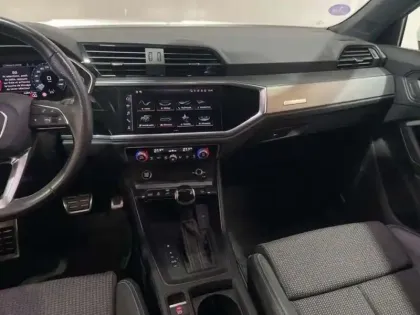 Photo 9 Audi Q3 45 TFSIe 245 ch S tronic 6 S line