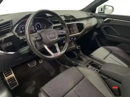 Photo 8 Audi Q3 45 TFSIe 245 ch S tronic 6 S line