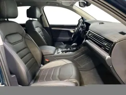 Photo 8 Volkswagen Touareg 3.0 TSI eHybrid 381ch Tiptronic 8 4Motion Elegance