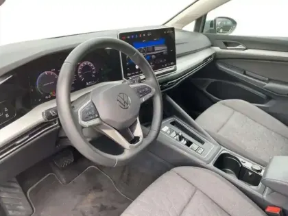 Photo 8 Volkswagen Golf 1.5 eHybrid 204 DSG6 VW Edition