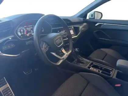 Photo 8 Audi Q3 35 TFSI 150 ch S tronic 7 S line