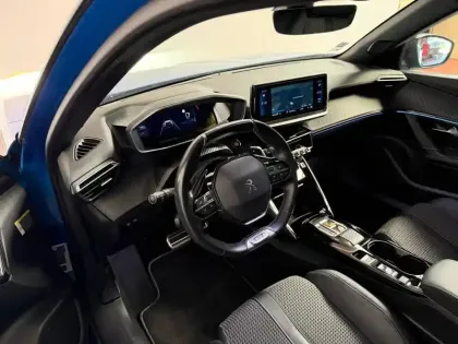 Photo 7 Peugeot 2008  1.2 130 S&S GT EAT8 GPS camera 180 Toit Pano