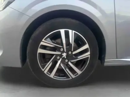 Photo 9 Peugeot 208  1.2 PureTech 100ch S&S Allure 118g