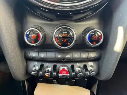 Photo 10 Mini Mini  5 Portes Cooper 136ch Edition Premium Plus BVA7