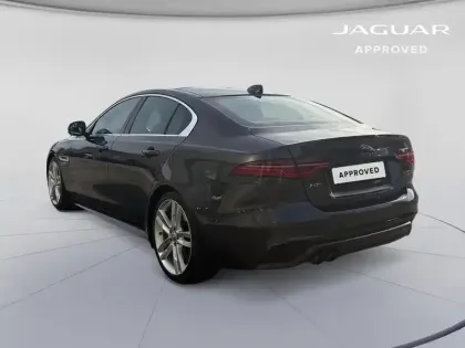Photo 7 Jaguar Xe  D180 R-Dynamic S BVA8