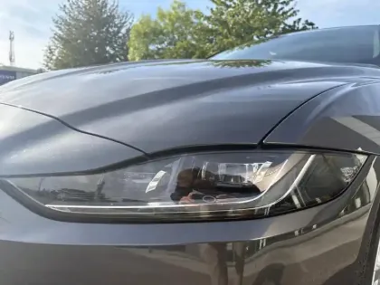 Photo 12 Jaguar Xe  D180 R-Dynamic S BVA8