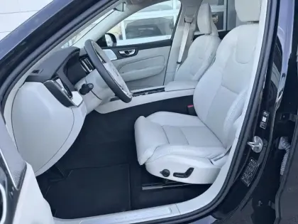 Photo 9 Volvo XC60  T6 Hybride Rechargeable 350ch Ultra Style Dark Geartronic 8 AWD