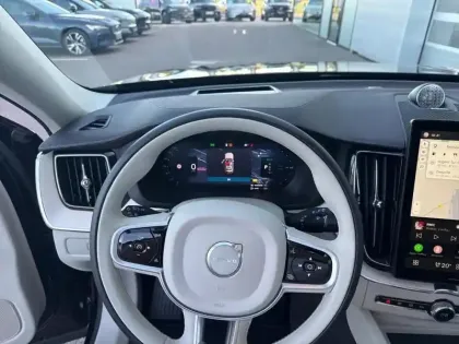 Photo 13 Volvo XC60  T6 Hybride Rechargeable 350ch Ultra Style Dark Geartronic 8 AWD