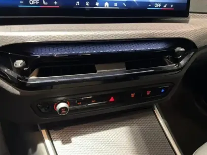 Photo 8 BMW Serie 3 Série 3 Touring 330eA 292ch M Sport