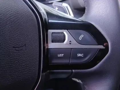 Photo 13 Peugeot 208  1.2 Hybrid 110ch Allure e-DCS6