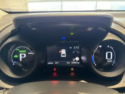 Photo 13 Toyota Yaris  Cross 116h Dynamic MY22