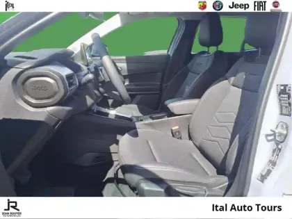 Photo 8 Jeep Avenger  1.2 Turbo T3 110ch MHEV Altitude BVR6 eHybrid