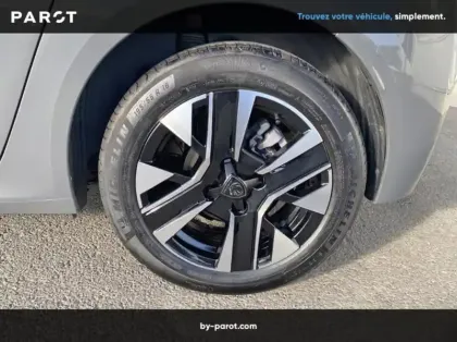 Photo 13 Peugeot 208 1.2 Hybrid 110ch Allure e-DCS6