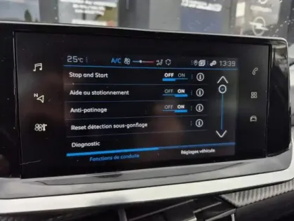 Photo 11 Peugeot 208 Puretech 82 S&S PREMIUM PACK
