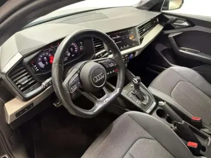 Photo 8 Audi A1 30 TFSI 110 ch S tronic 7 S line