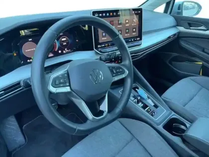 Photo 8 Volkswagen Golf 1.5 eHybrid 204 DSG6 VW Edition