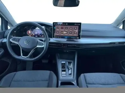 Photo 14 Volkswagen Golf 1.5 eHybrid 204 DSG6 VW Edition