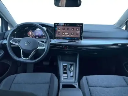 Photo 7 Volkswagen Golf 1.5 eHybrid 204 DSG6 VW Edition