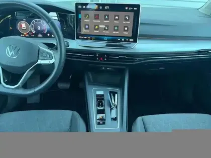 Photo 15 Volkswagen Golf 1.5 eHybrid 204 DSG6 VW Edition