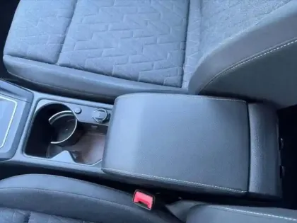 Photo 27 Volkswagen Golf 1.5 eHybrid 204 DSG6 VW Edition