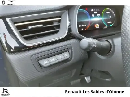 Photo 14 Renault Captur  1.6 E-Tech hybride 145ch Engineered