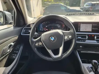 Photo 9 BMW Serie 3 Série 3 Touring 318dA MH 150ch Business Design