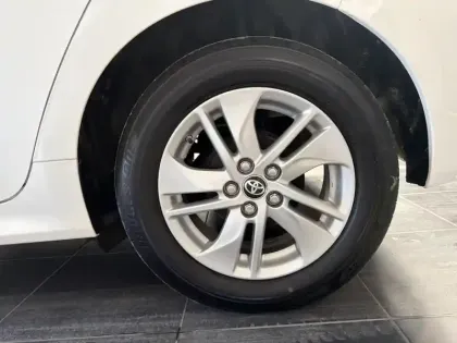 Photo 8 Toyota Yaris  120 VVT-i Dynamic Business 5p MC24