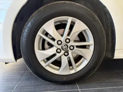 Photo 10 Toyota Yaris  120 VVT-i Dynamic Business 5p MC24