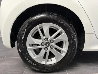 Photo 9 Toyota Yaris  120 VVT-i Dynamic Business 5p MC24