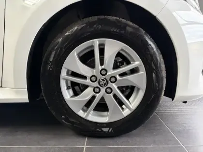 Photo 7 Toyota Yaris  120 VVT-i Dynamic Business 5p MC24