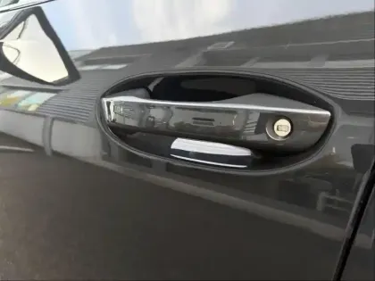 Photo 11 Volkswagen Tiguan  1.5 eHybrid 204ch R-Line Edition DSG6